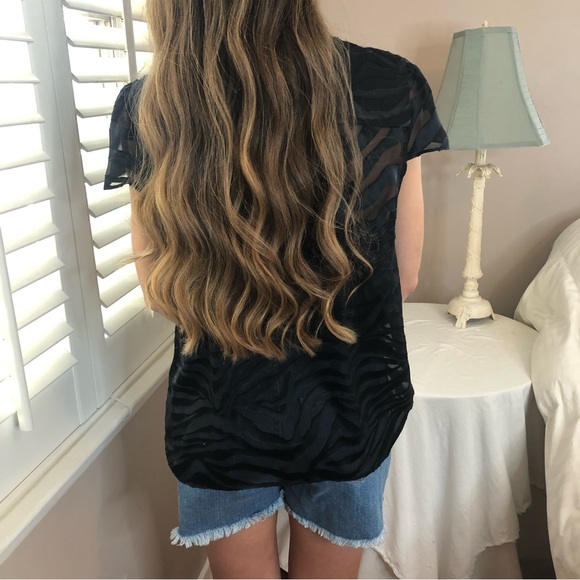 NWT Alice + Olivia Silk Tiger Black Bow Sleeveless Top Church or Office Attire - Picture 5 of 10